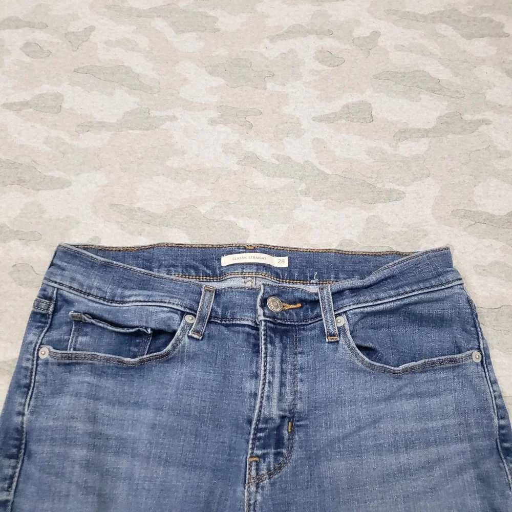 Levi's Jeans Womens 28 Blue Pockets Classic Straight Denim Medium Wash - Picture 2 of 13